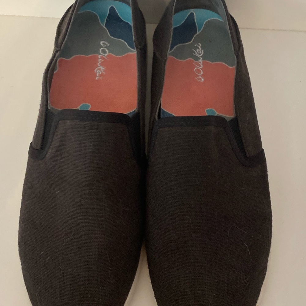 EUC OluKai slip on shoes!